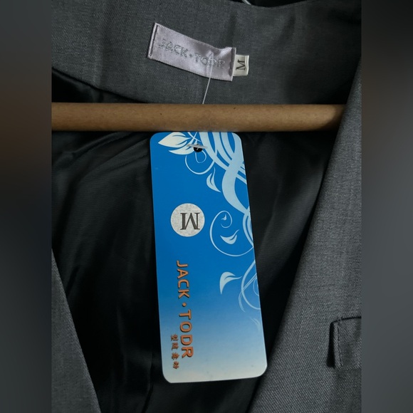 Grey suit pants and vest. - Picture 4 of 9